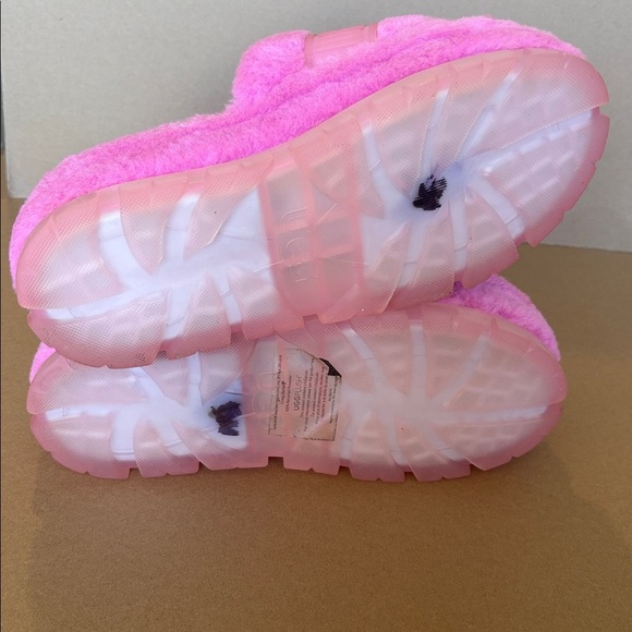 UGG Vibrant Pink Fluffy Slides - Picture 5 of 5